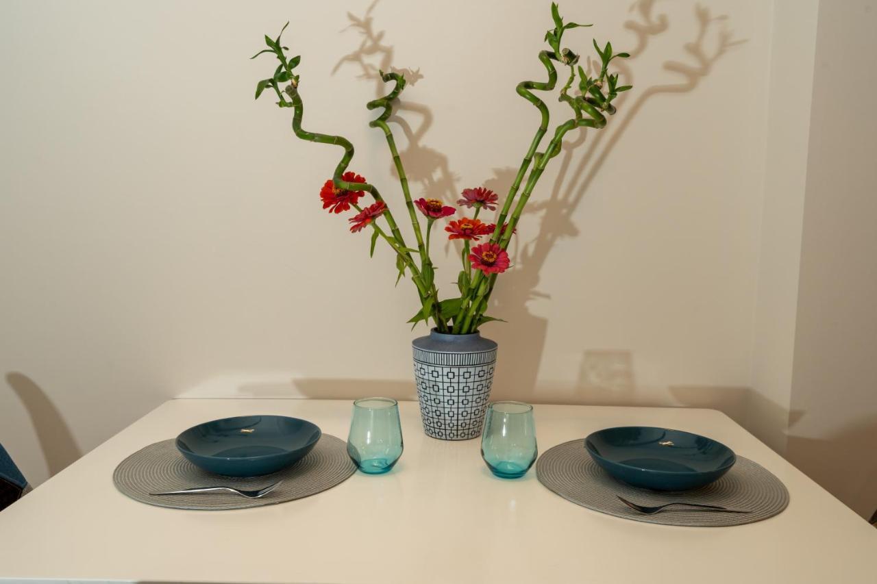 Apartament Comfy & Stylish Apt In Janina Zewnętrze zdjęcie